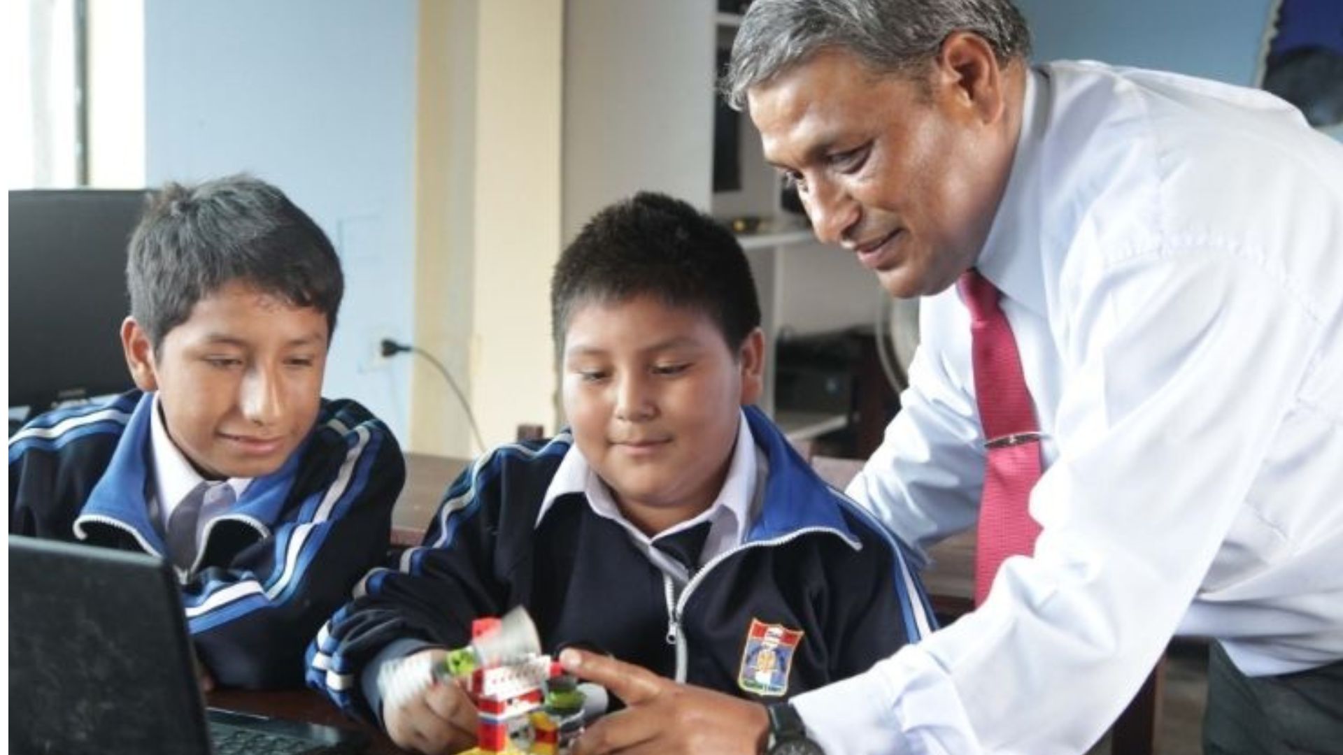 Minedu transfiere S/ 88 millones a 25 regiones para fortalecer la educación básica, técnica e inclusiva