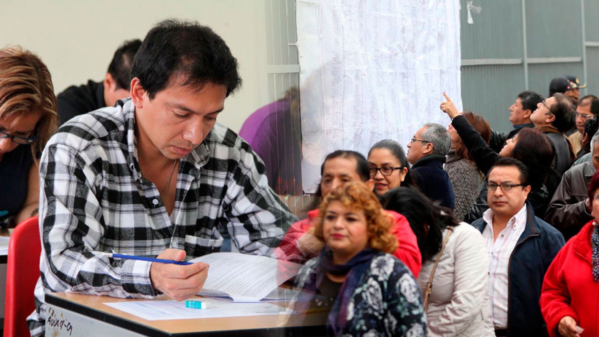 Docentes rendirán dos importantes evaluaciones en octubre: ascensos y nombramientos en CETPRO