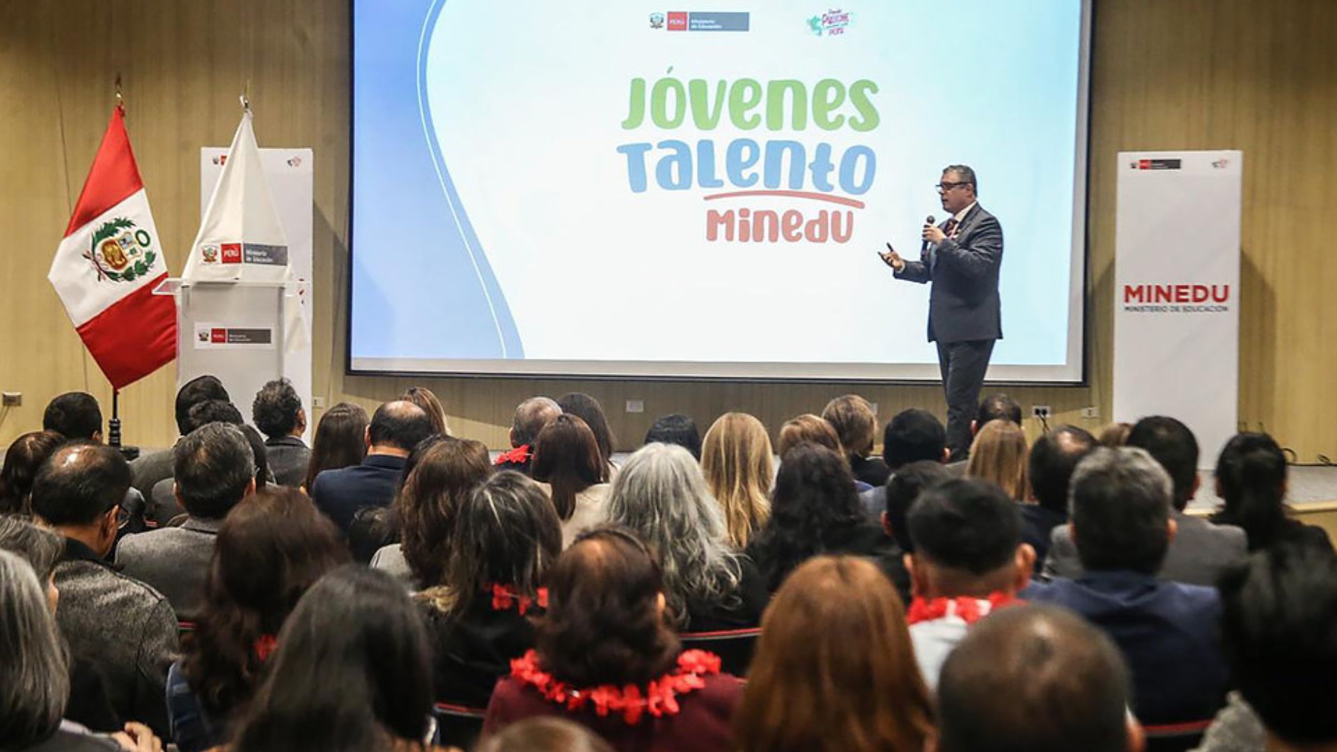 Minedu incorpora a 97 jóvenes talentos para transformar la gestión educativa desde dentro
